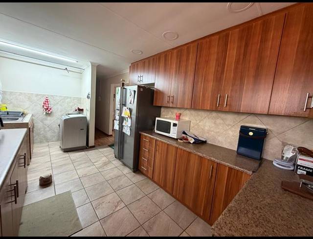3 BEDROOM TOWNHOUSE FOR SALE IN STANDERTON CENTRAL
